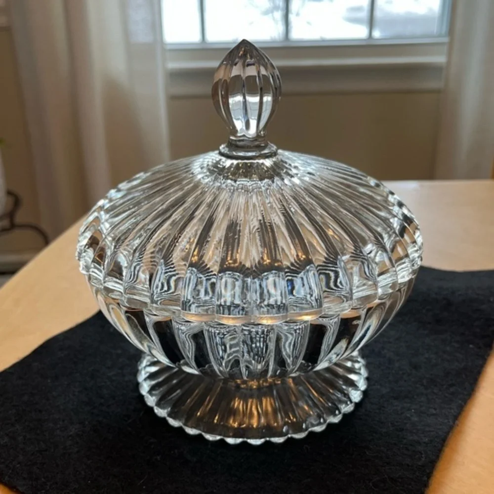 Vintage Jeannette Clear Glass Candy Dish with Lid. National Crystal Pattern.
